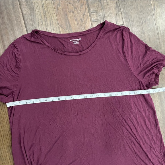 Amazon Essentials T-Shirt - Picture 9 of 11